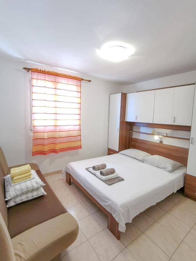 Apartments By The Sea Mimice, Omis - 14230 المظهر الخارجي الصورة