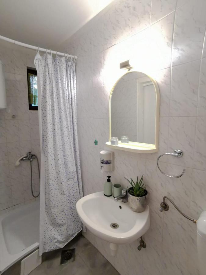 Apartments By The Sea Mimice, Omis - 14230 المظهر الخارجي الصورة