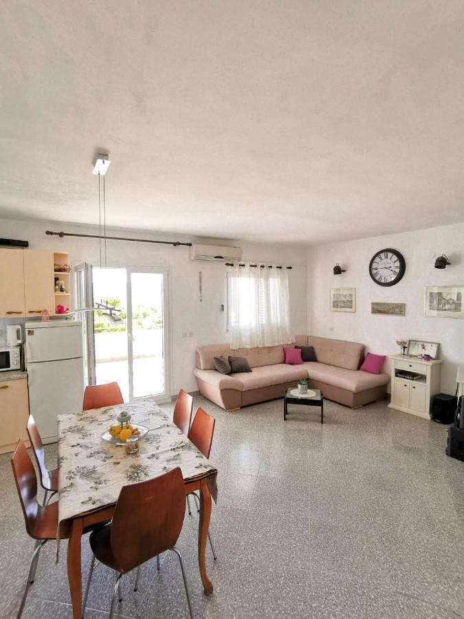 Apartments By The Sea Mimice, Omis - 14230 المظهر الخارجي الصورة