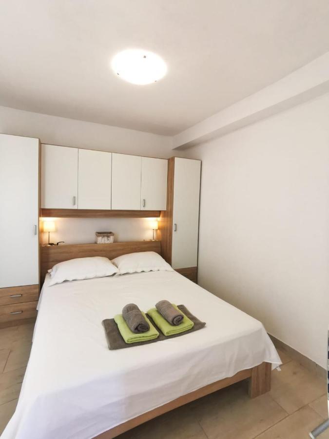 Apartments By The Sea Mimice, Omis - 14230 المظهر الخارجي الصورة