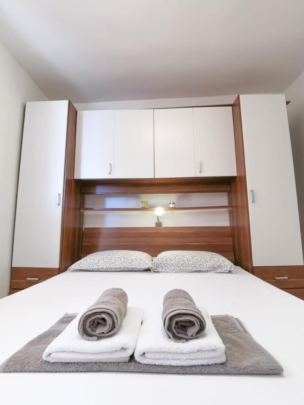 Apartments By The Sea Mimice, Omis - 14230 الغرفة الصورة