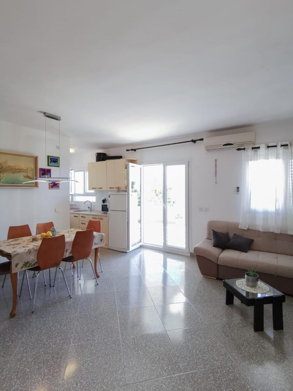 Apartments By The Sea Mimice, Omis - 14230 الغرفة الصورة